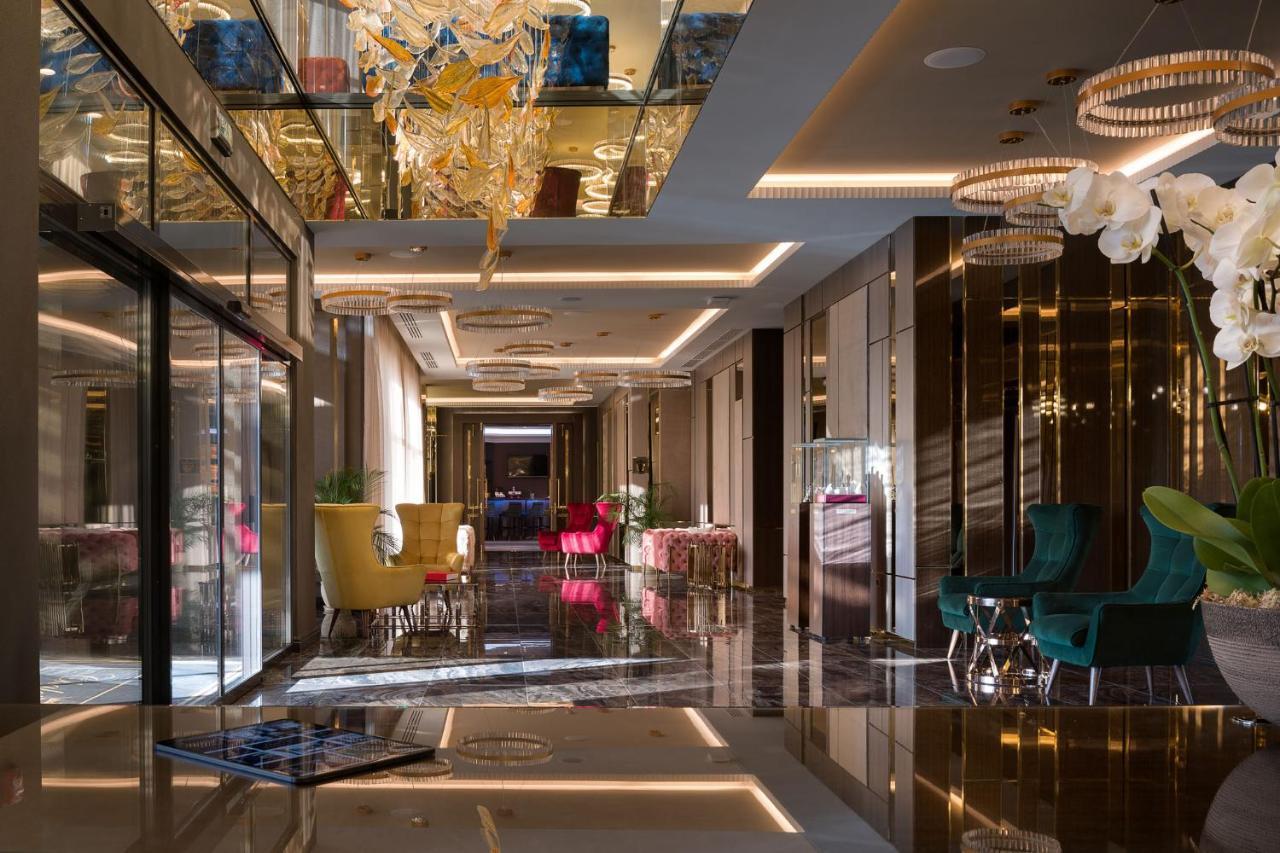 Equides Club Hotel Lesniki Bagian luar foto