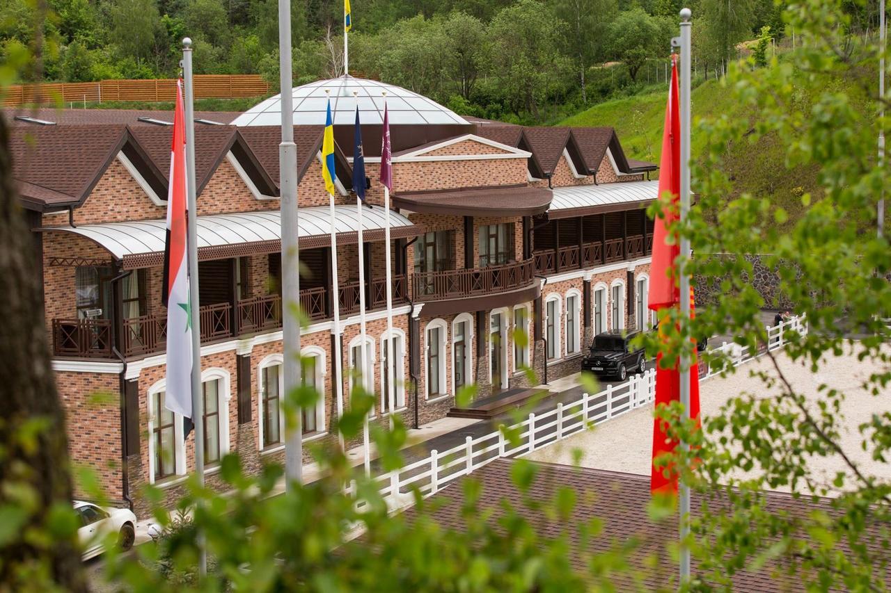 Equides Club Hotel Lesniki Bagian luar foto